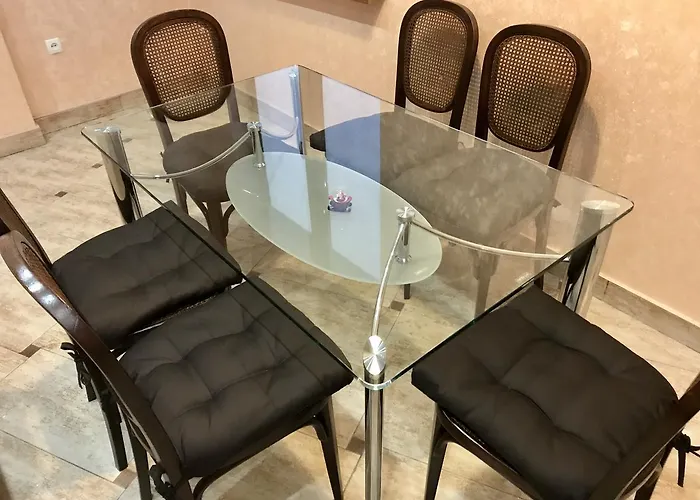 Large In The Center Apartment