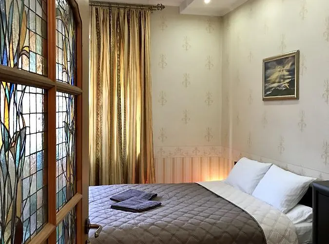 Large In The Center Apartment *